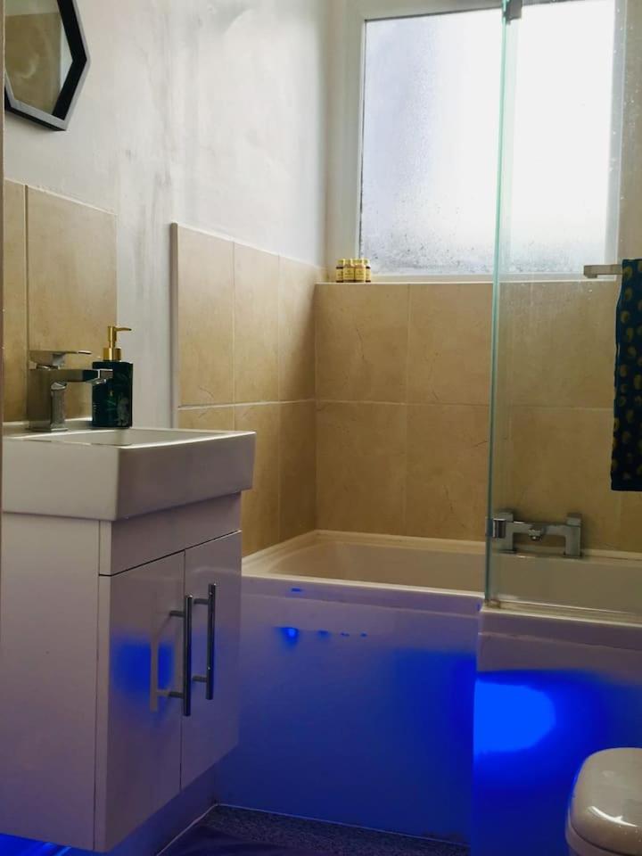 Spacious Apartment In The Heart Of St Leonards เฮสติงส์ ภายนอก รูปภาพ